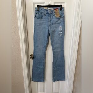 Women’s Levi 725 High-Rise Bootcut Jeans